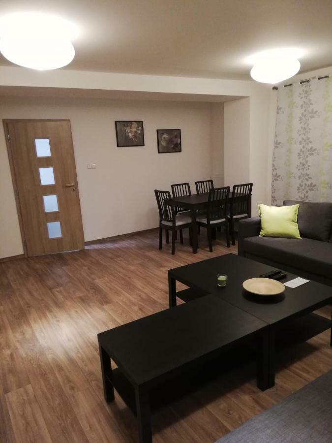 Apartmany Pod Divadlem Znojmo Bagian luar foto