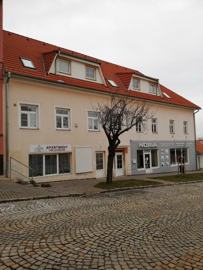 Apartmany Pod Divadlem Znojmo Bagian luar foto