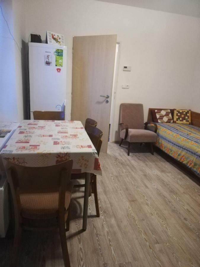 Apartmany Pod Divadlem Znojmo Bagian luar foto