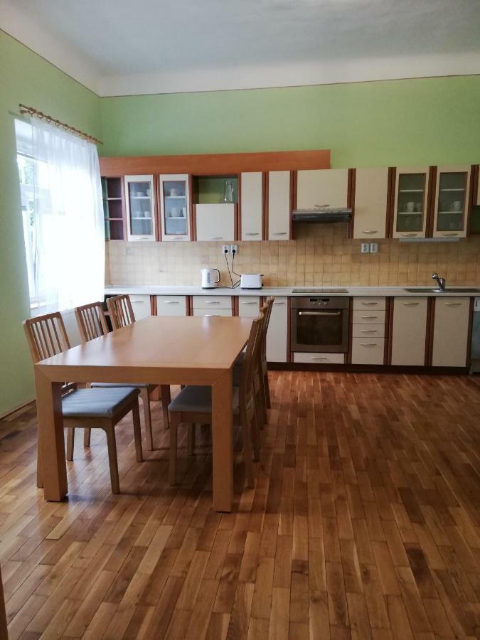 Apartmany Pod Divadlem Znojmo Bagian luar foto