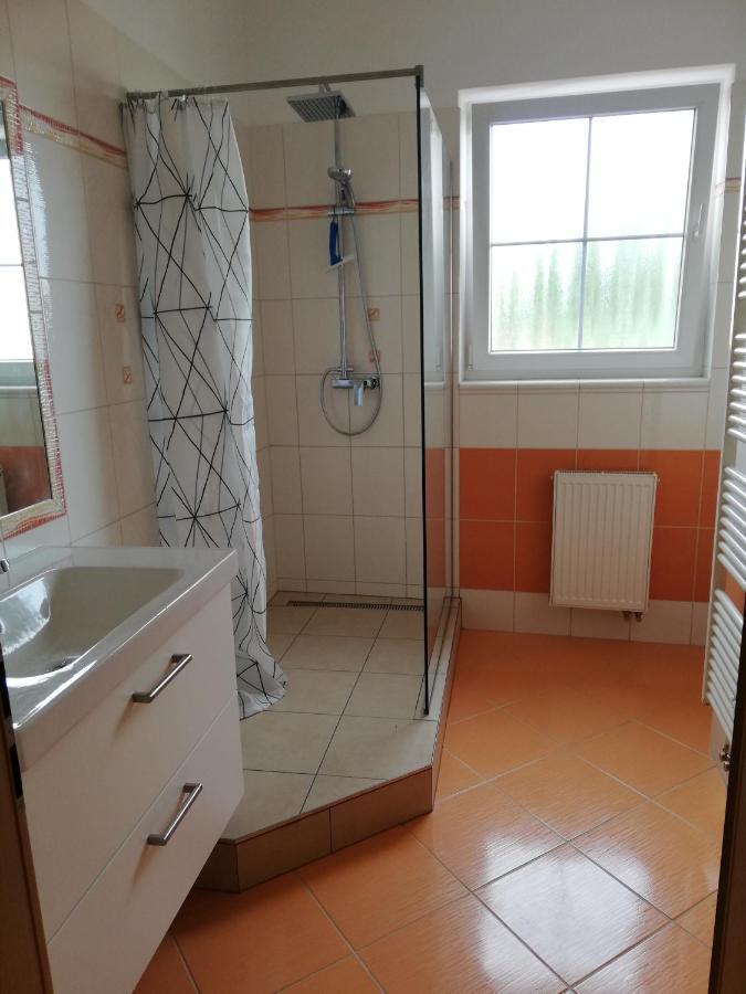 Apartmany Pod Divadlem Znojmo Bagian luar foto