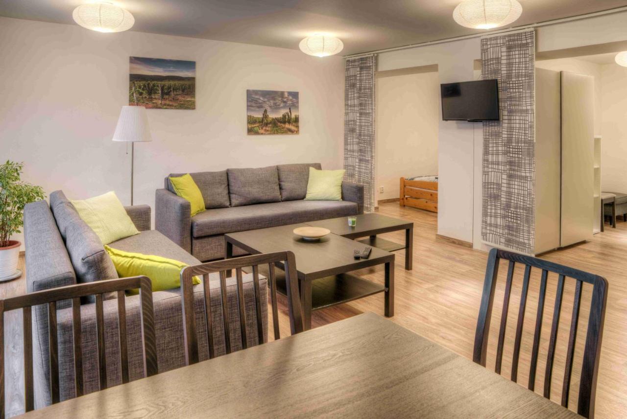 Apartmany Pod Divadlem Znojmo Bagian luar foto